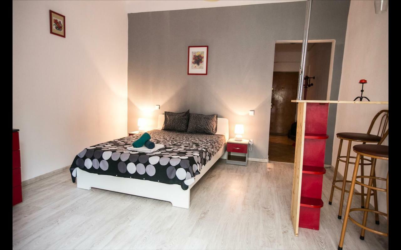 Cismigiu Garden Studio Lejlighed Bukarest Eksteriør billede